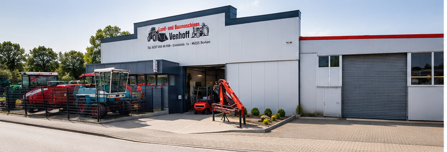 Schrägansicht der Venhoff-Halle mit Werkstatt-Einfahrt